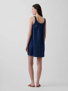Mini-robe boutonnée sur le devant