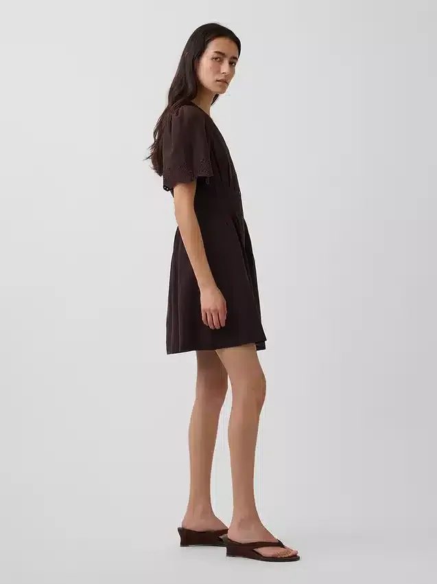 Mini-robe chemise cintrée en mélange de lin
