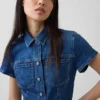 Mini-robe chemise en denim avec ceinture