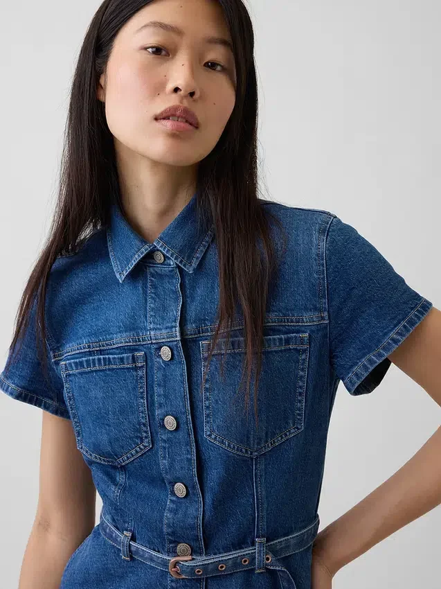 Mini-robe chemise en denim avec ceinture