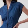 Mini-robe chemise en denim plissée