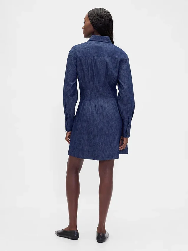 Mini-robe chemise plissée