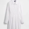 Mini-robe chemise plissée