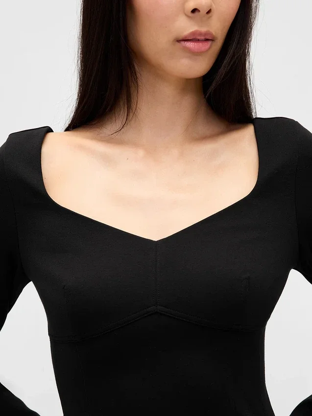 Mini-robe corset à encolure en cœur en double tricot