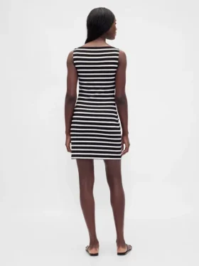 Mini-robe droite en maille à col bateau