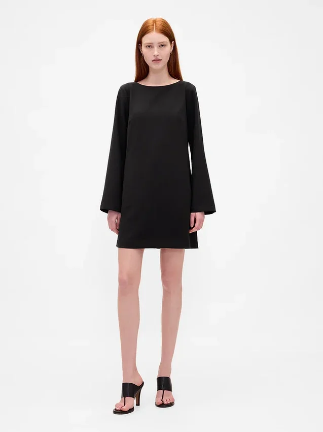 Mini-robe droite à encolure bateau