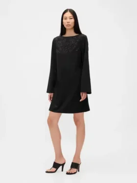 Mini-robe droite à encolure bateau