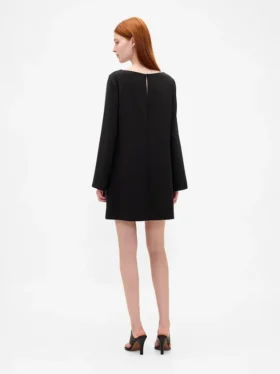 Mini-robe droite à encolure bateau