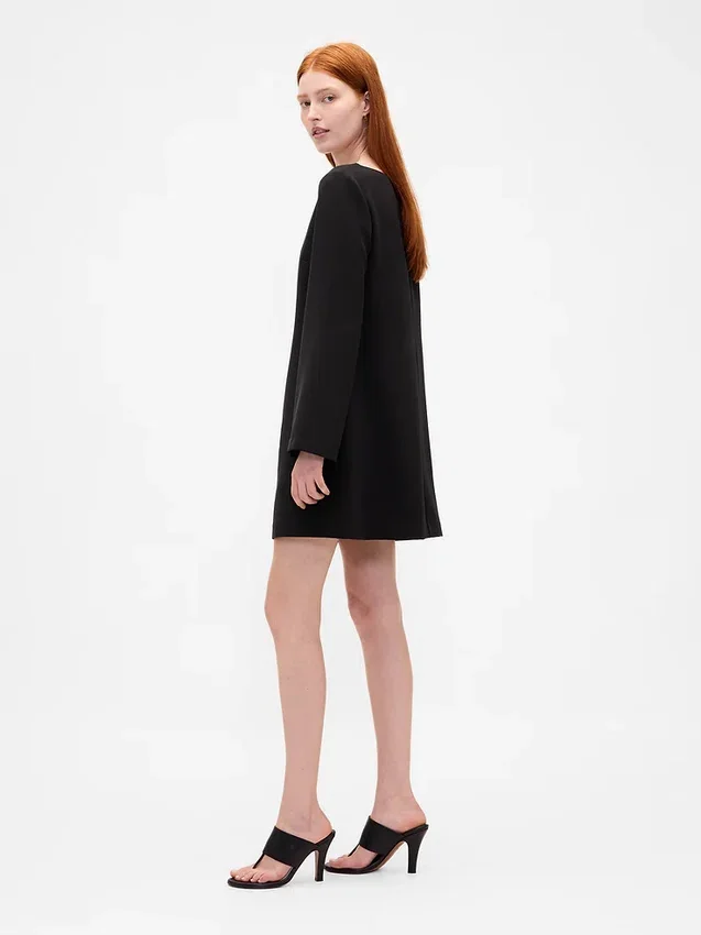 Mini-robe droite à encolure bateau