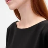 Mini-robe droite à encolure bateau