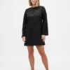 Mini-robe droite à encolure bateau