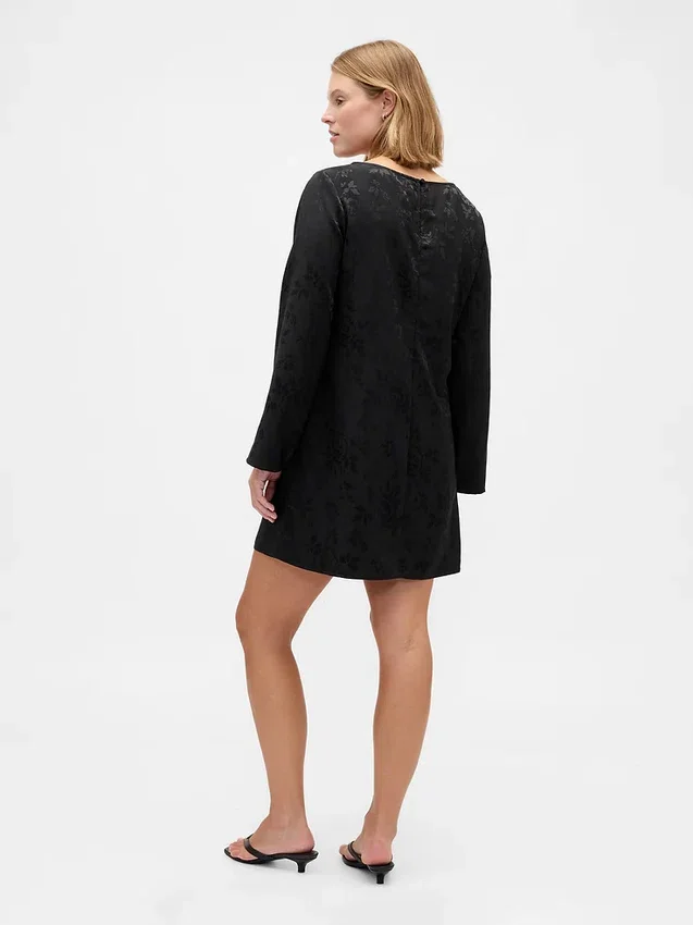 Mini-robe droite à encolure bateau