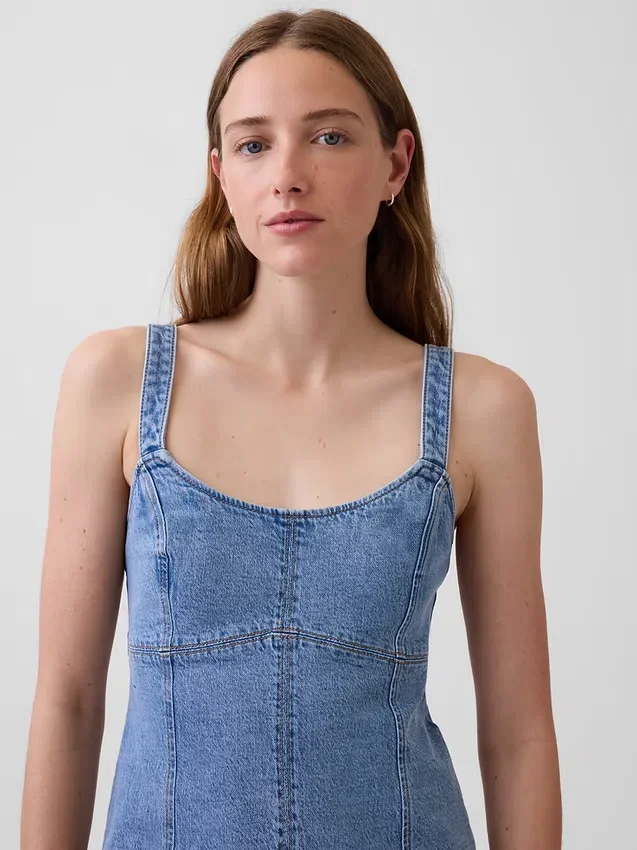 Mini-robe à empiècements en denim