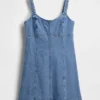 Mini-robe à empiècements en denim
