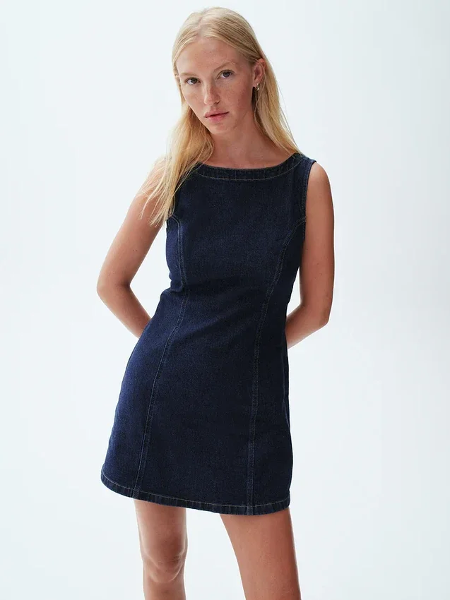 Mini-robe en denim à col bateau