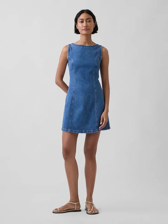 Mini-robe en denim à col bateau et dos nu