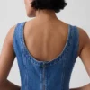 Mini-robe en denim à col bateau et dos nu