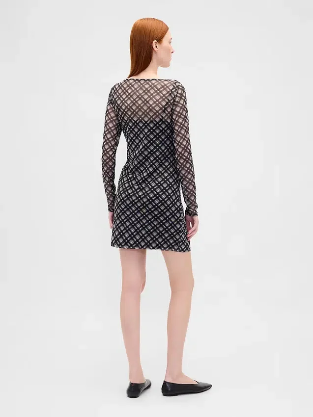 Mini-robe en maille à col bateau