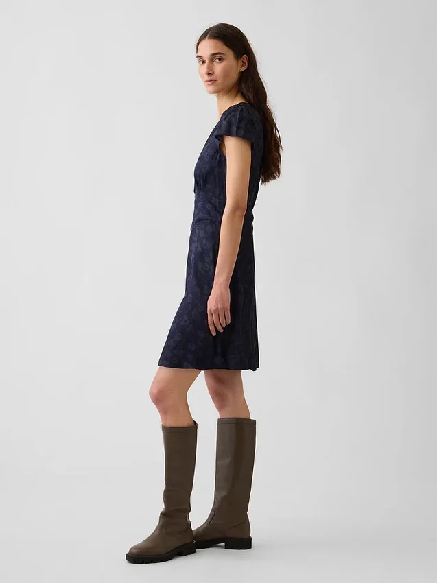Mini-robe imprimée à col en V