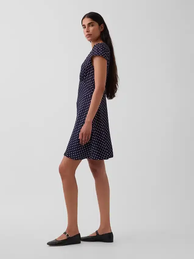 Mini-robe imprimée à col en V