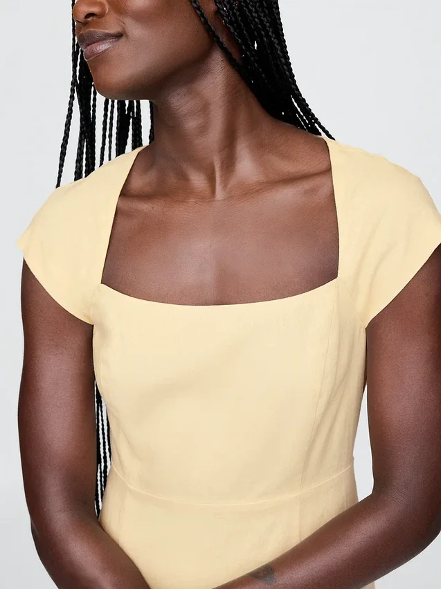 Mini-robe à manches courtes en mélange de lin