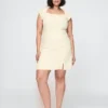 Mini-robe à manches courtes en mélange de lin