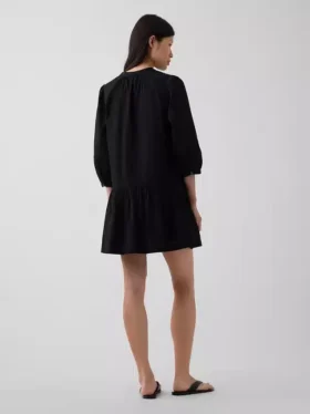 Mini-robe à taille basse bordée de dentelle