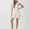 Mini-robe à taille basse et plis creux