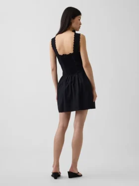 Mini-robe à taille basse et plis creux