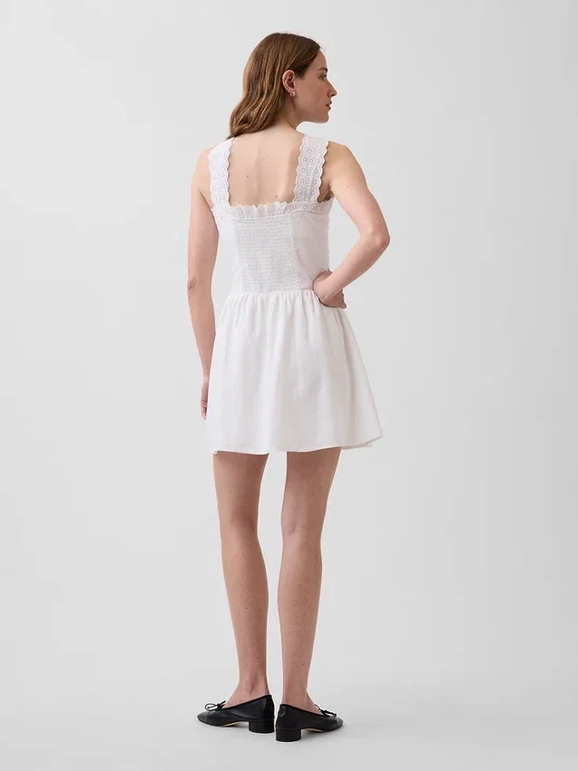 Mini-robe à taille basse et plis creux