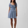 Mini-robe à taille smockée