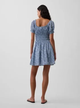 Mini-robe à taille smockée