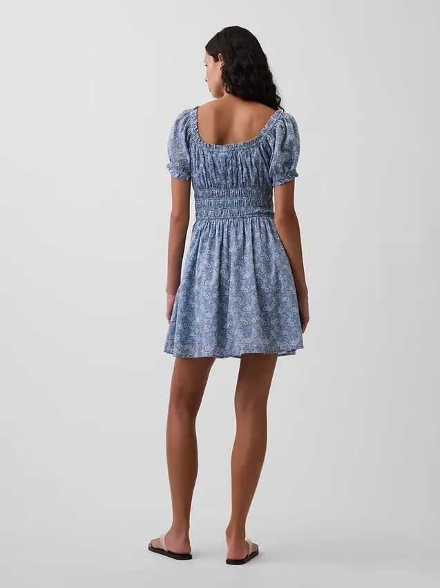 Mini-robe à taille smockée