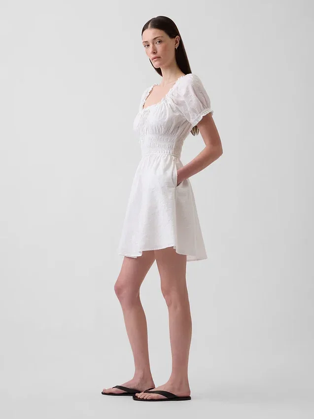 Mini-robe à taille smockée