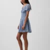 Mini-robe à taille smockée