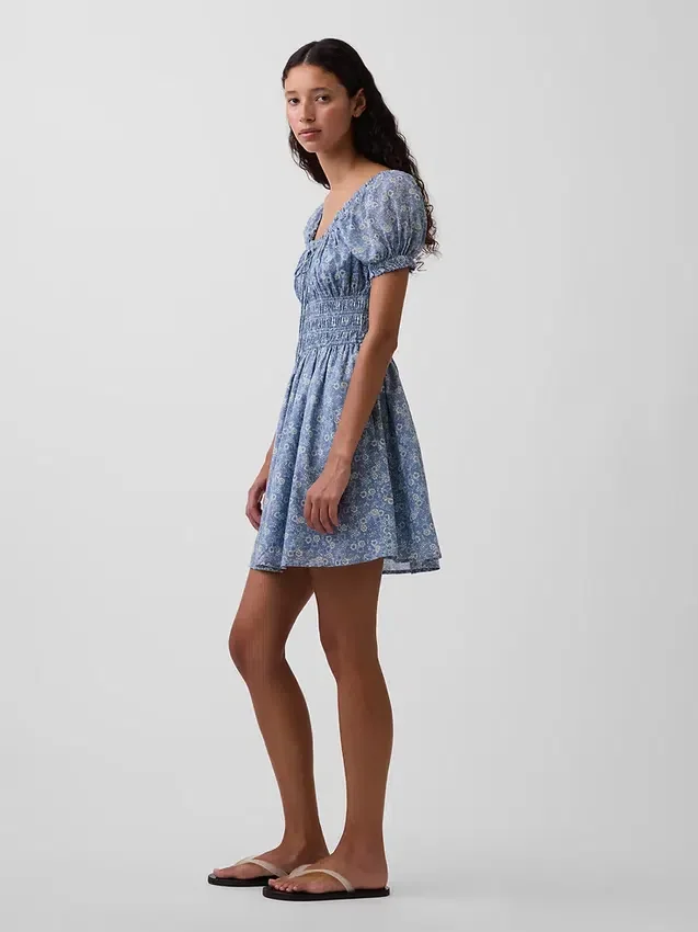 Mini-robe à taille smockée