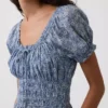 Mini-robe à taille smockée