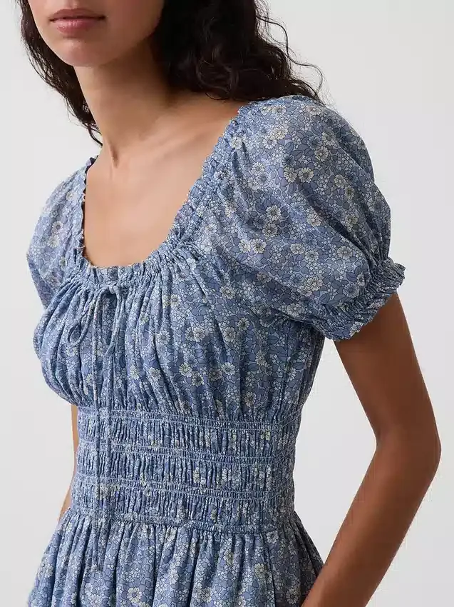 Mini-robe à taille smockée