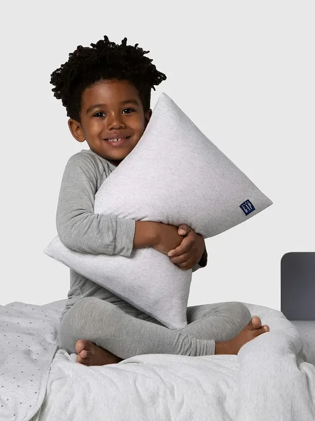 Oreiller en mousse à mémoire de forme babyGap pour tout-petits avec 2 housses rafraîchissantes