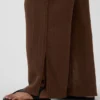 Pantalon ample en gaze de coton à ourlets fendus
