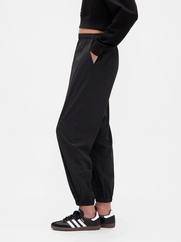 Pantalon de jogging GapFit Tech à taille haute et ourlet zippé