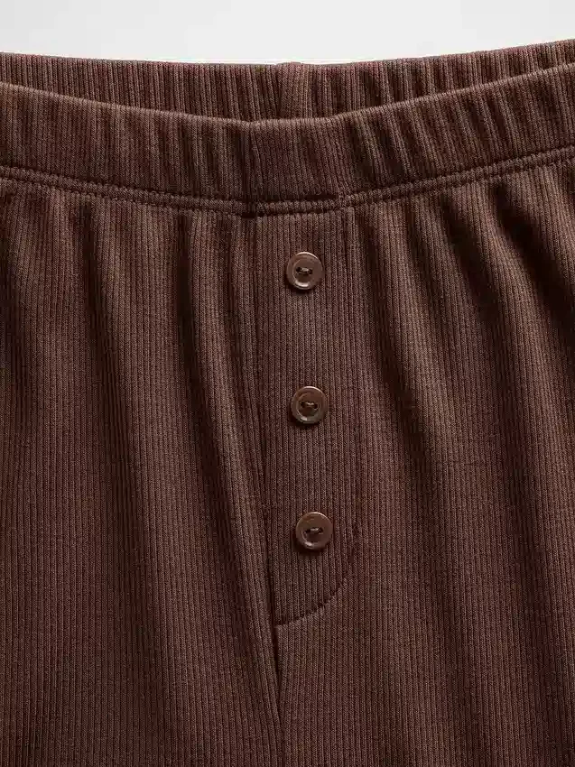 Pantalon de pyjama à jambes larges et à fines côtes