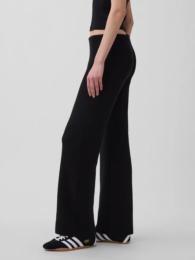 Pantalon de type « bootcut » en maille épaisse, taille basse, en mélange de coton