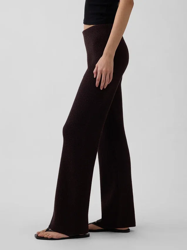 Pantalon de type « bootcut » en maille épaisse, taille basse, en mélange de coton