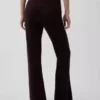 Pantalon de type « bootcut » en maille épaisse, taille basse, en mélange de coton