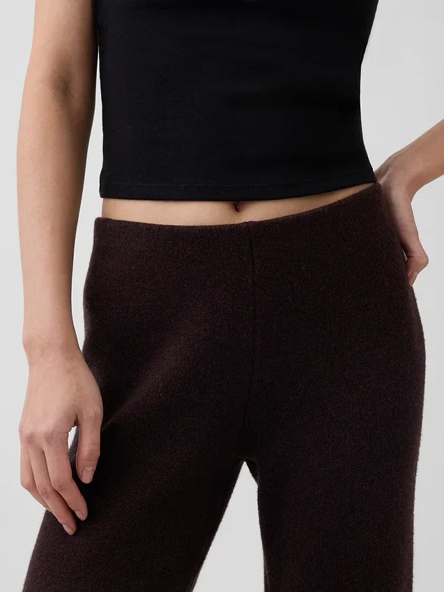 Pantalon de type « bootcut » en maille épaisse, taille basse, en mélange de coton