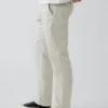 Pantalon kaki droit moderne