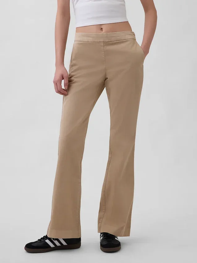 Pantalon kaki évasé ajusté à taille basse