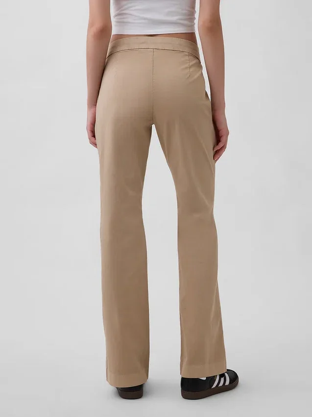 Pantalon kaki évasé ajusté à taille basse