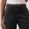 Pantalon kaki évasé ajusté à taille basse